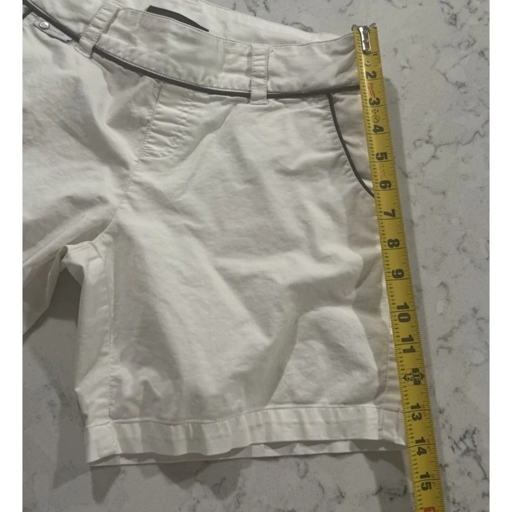 VTG Oakley Shorts Womens‎ 10 White Golf Flat Front Belted Piped Casual Logo Y2K